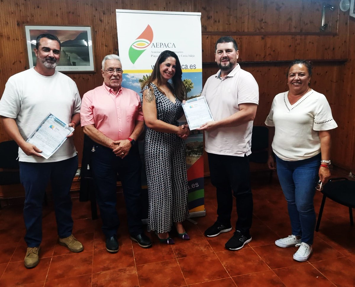 AECPArona's tweet photo. 📌 Encuentro de trabajo con otra formación política  para trasladar las propuestas en materia de #economía, #comercio, #empleo, #urbanismo, #turismo, #seguridad, #ocio...
En esta ocasión, ha sido a petición de #MasPorArona, con @DacilLeon  como cabeza de lista.
@ALGN73  @VctorM2 https://t.co/GDMx0pC3Mw