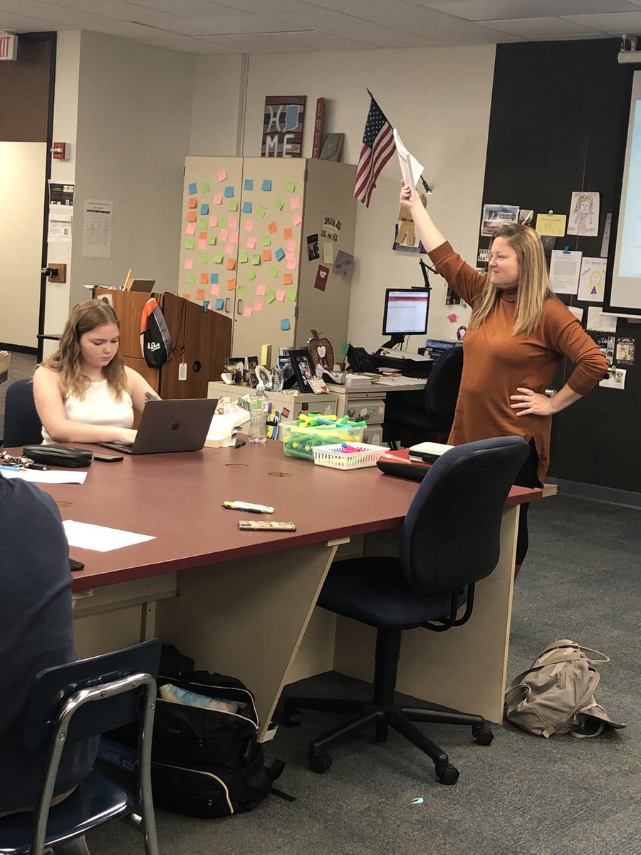 LisaLakerFCHS's tweet photo. We have EXCEPTIONAL teachers in our building! Thank you Appleby, Doty, Kendrick, Levy, Osterman, Sandusky & Yoder for allowing me to visit! 👏🏻👏🏻👏🏻👏🏻 #Student4aDay #InteractiveLearning #WeAreFlashes @FTCSCFCHS @FCHSPrincipal https://t.co/nGRIUzxD33