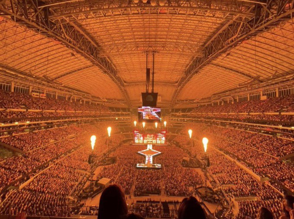 Tampa, Florida are you …ready for it? 🔥 #TSTheErasTour #TampaTSTheErasTour