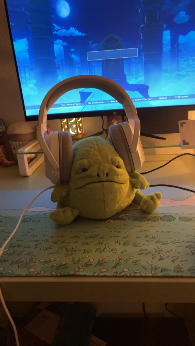 What do be Ricky listening to? 🌿

#cosygaming #cosy #greensetup #whitesetup #jellycat #rickyrainfrog #gaming