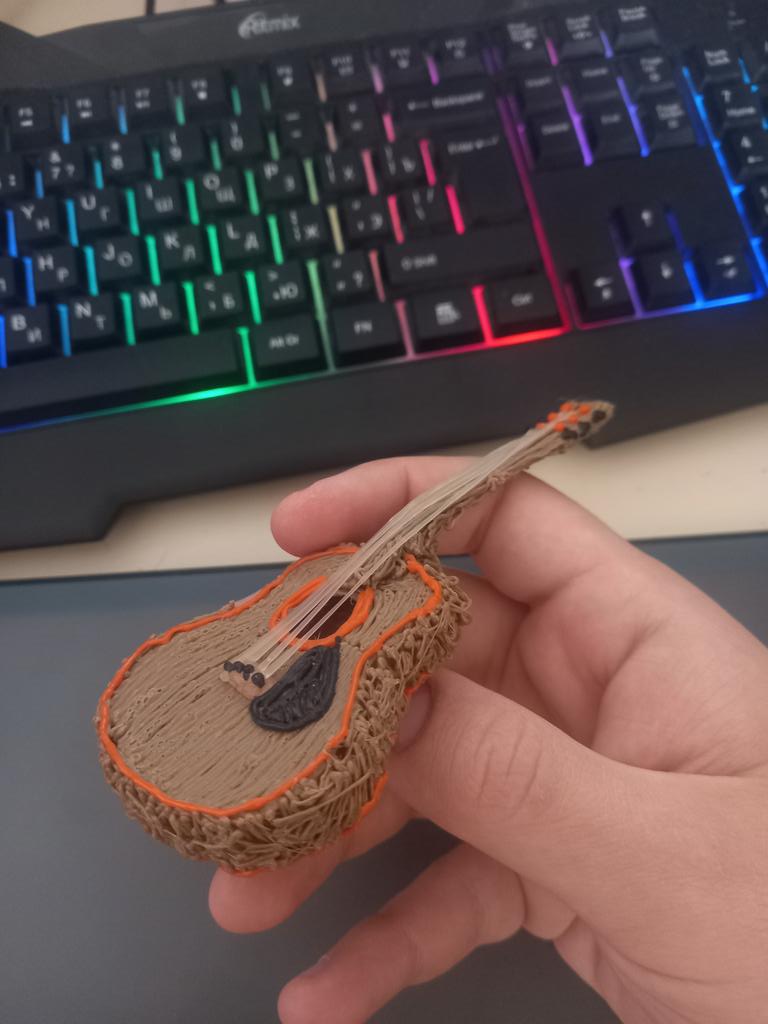Today I had a 3D pen in my hands🖊️
Now I have another guitar🎸