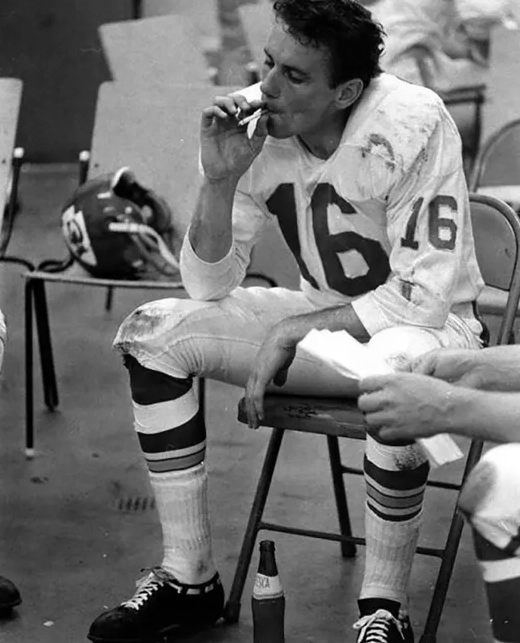 brophystavern's tweet photo. Len Dawson post-game, 1967. https://t.co/6pso8YBg8x