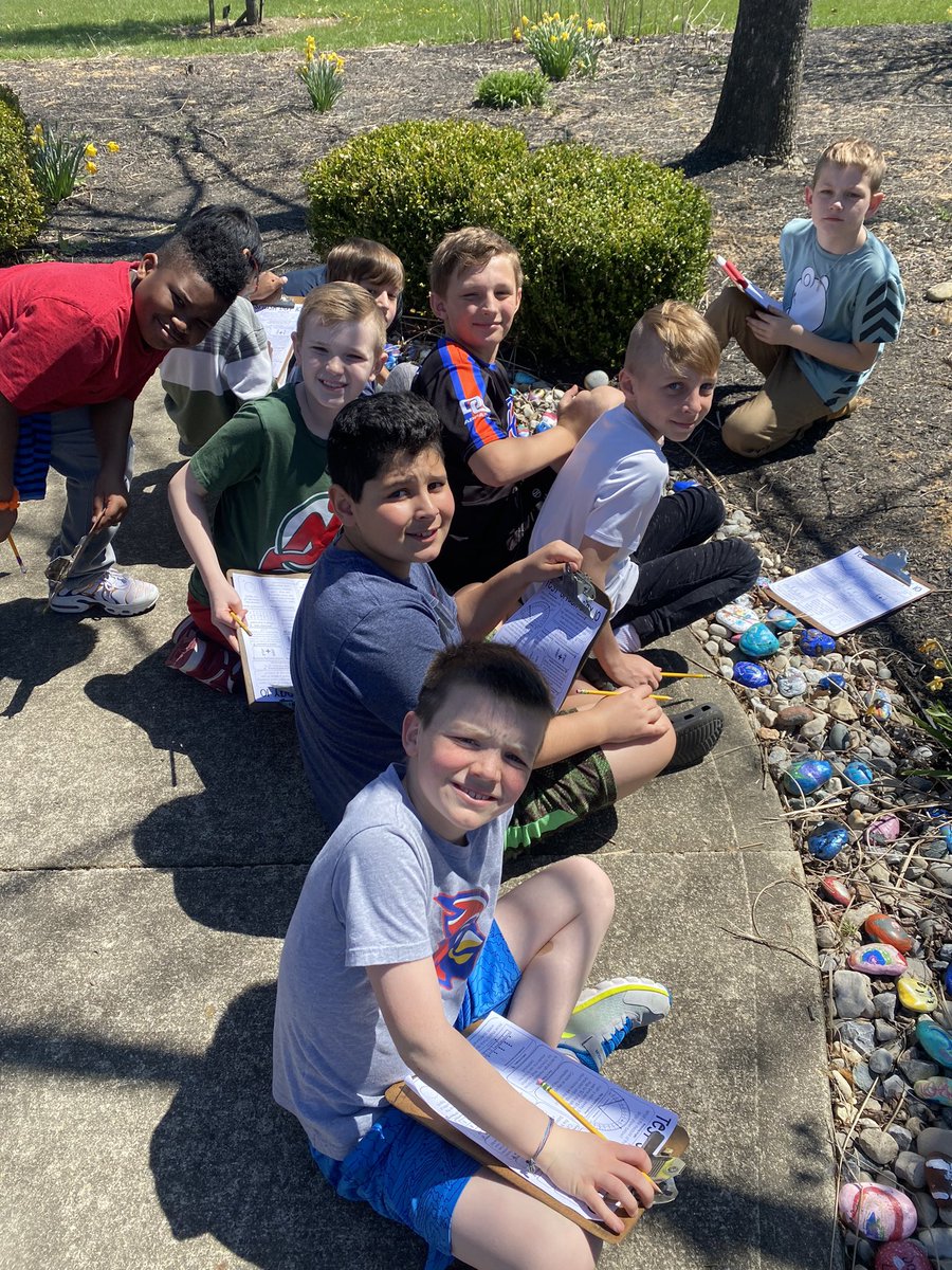 Students spent time in our outdoor classroom space today completing our math practice, and enjoying our read aloud. ☀️