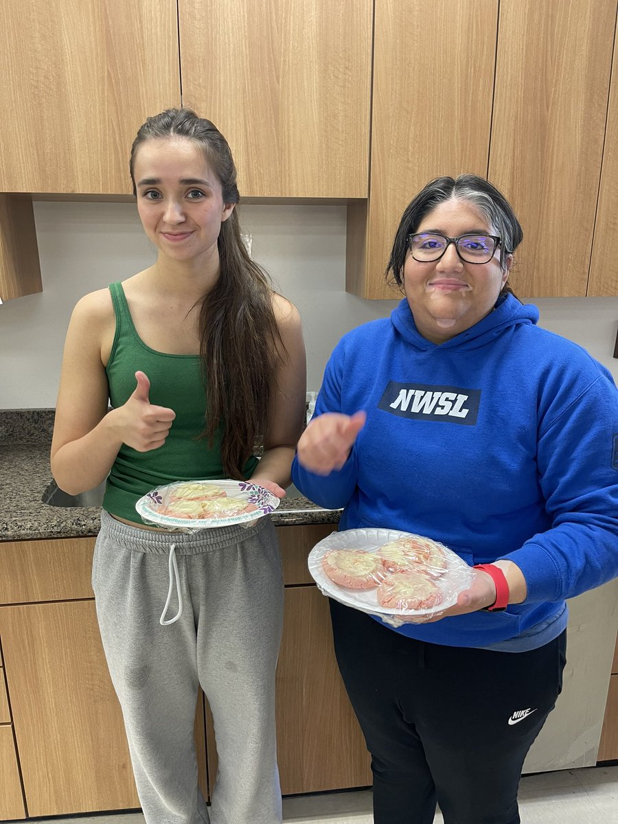 ms_medley's tweet photo. Intro to Culinary: Dessert Day! Period 3 did awesome!! https://t.co/sWawDye6jj