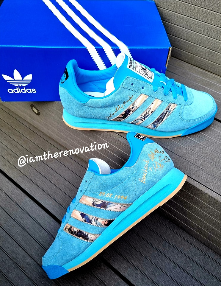 Iamtherenovati1's tweet photo. We have a limited number of the light blue AS520 trainers  (Definitely Maybe custom) back in stock 💙

Custom made to order. 

DM for all custom enquiries thanks 

#iamtherenovation #oasis #definitelymaybe #insoles #as520 https://t.co/kGXgkL9kwj