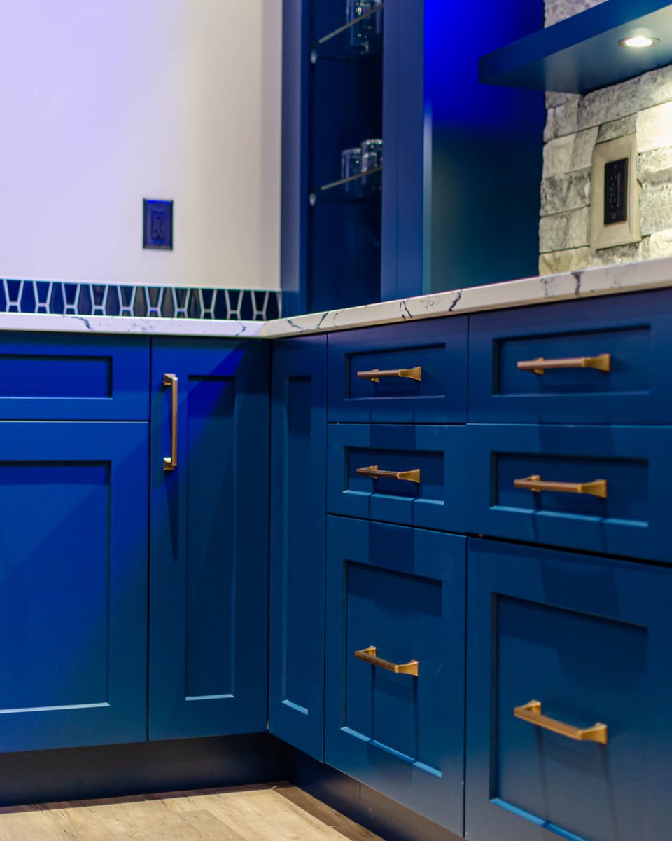 KitchenArtBC's tweet photo. Bringing a pop of electric blue to Langley, one kitchen at a time! 💙🏠 Check out the pictures of our latest project and get ready to be inspired! Tell us what you think, would you dare to add a pop colour to your kitchen? 🤩
.
.
.
#langleybc #kitchenrenovation #electricblue" #ki https://t.co/vEb1JSCOK4