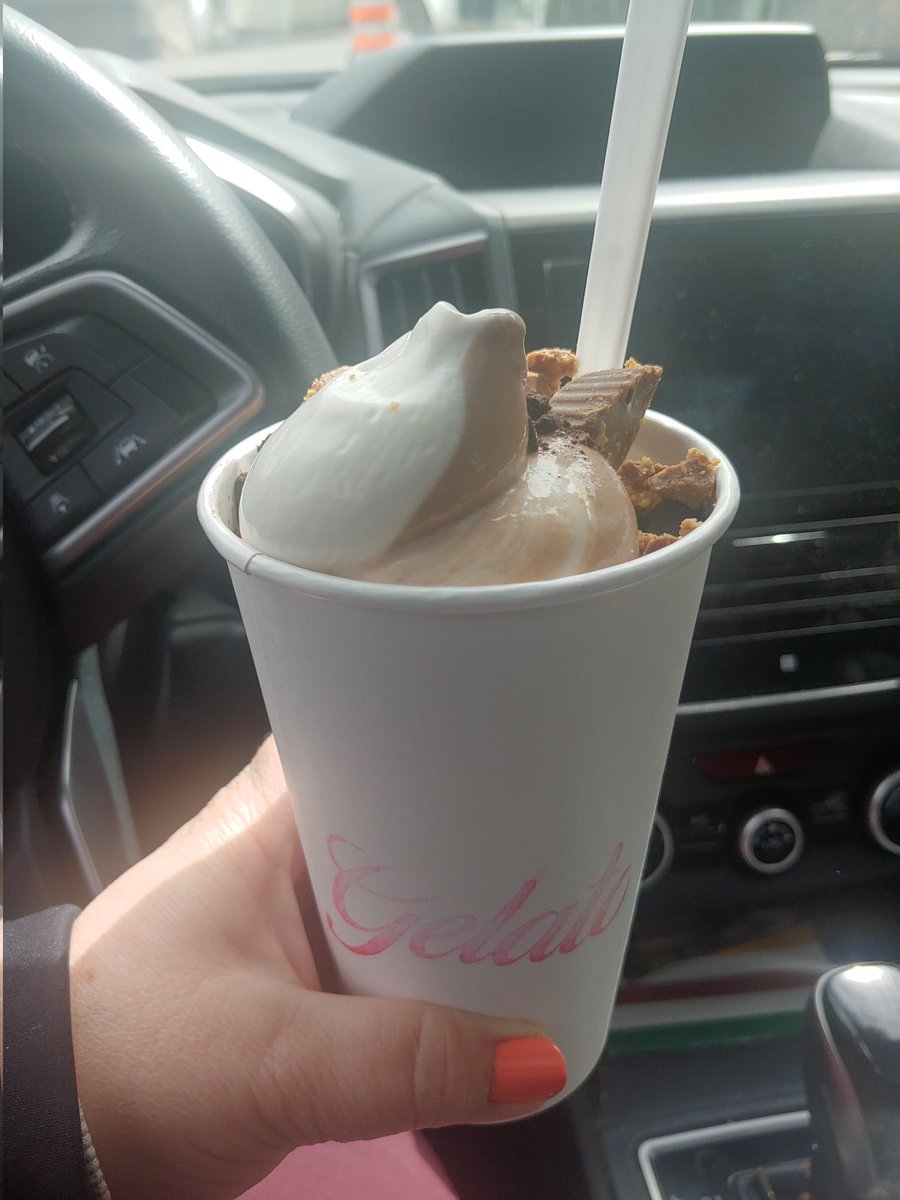 pCaroline8's tweet photo. I followed my heart, and it led me to ice cream. 😋 #firstoftheseason #myindulgence https://t.co/YsuSUASQja