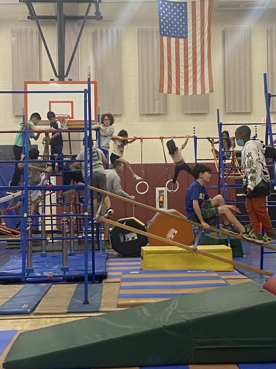 Kristin Santos tweet media