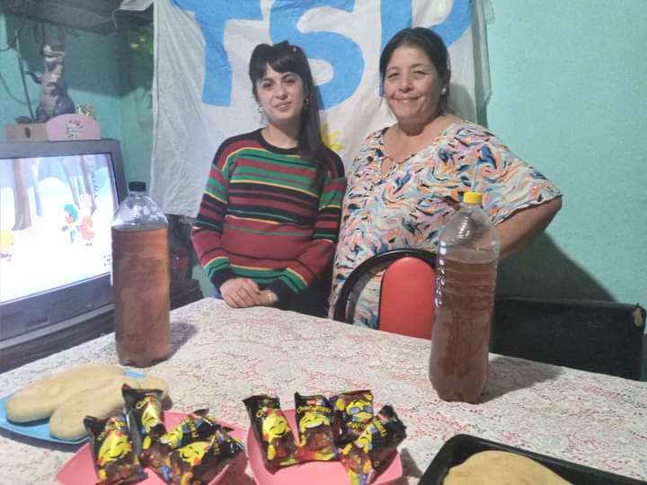 Tsomospatria's tweet photo. #Lanus🌞🇦🇷 
👉Merendero Padre Celestial realizó una rica merienda para estas pascuas con unos panes caseros , rosca de pascuas, huevitos de pascuas y conejo de pascuas. 
#MabelPared
#TSP
#AnaliaIraola
#JavierNevchisci
#CarinaOcaranza
#porquemejoresdarquerecibir
#TSPLanus✌️💪☀️🇦🇷 https://t.co/WTbBHwNk51