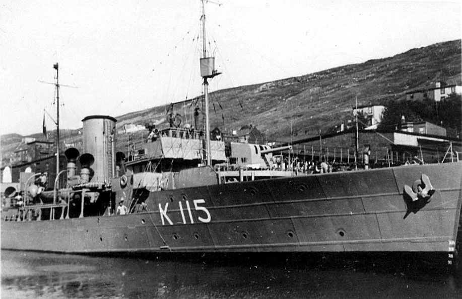 NCSM/HMCS DONNACONA tweet media