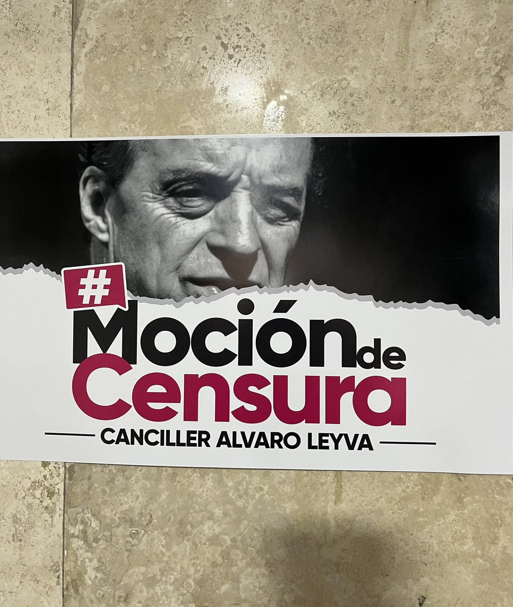 Embassyoftruth's tweet photo. Hoy el Canciller debe afrontar moción de censura en la Cámara! 
Se le cuestionan los nombramientos de más de 20 cargos diplomáticos sin los requisitos legales. 
Nunca se ha destituido un ministro por moción de censura, pero no es propio de un canciller estar en tal escenario. https://t.co/YhcaDrXl7O