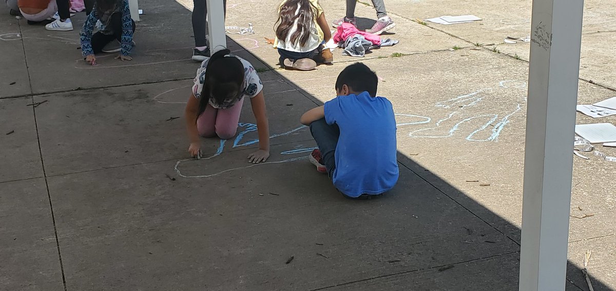 Students engaging in Math measuring each other and using math in real life situations. 
#BTWFinishSTRONG
