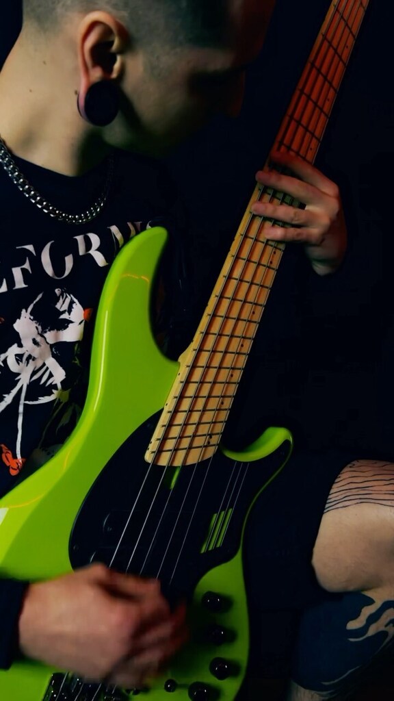 REFORMISTMETAL's tweet photo. Orchestra + Heavy bass = 🖤 @dingwallguitars #metal #metalbass #bass #metalcore #djent #breakdown #neuraldsp #dingwall #progressivemetal https://t.co/COmmZvtSsO https://t.co/miPJmqAhka