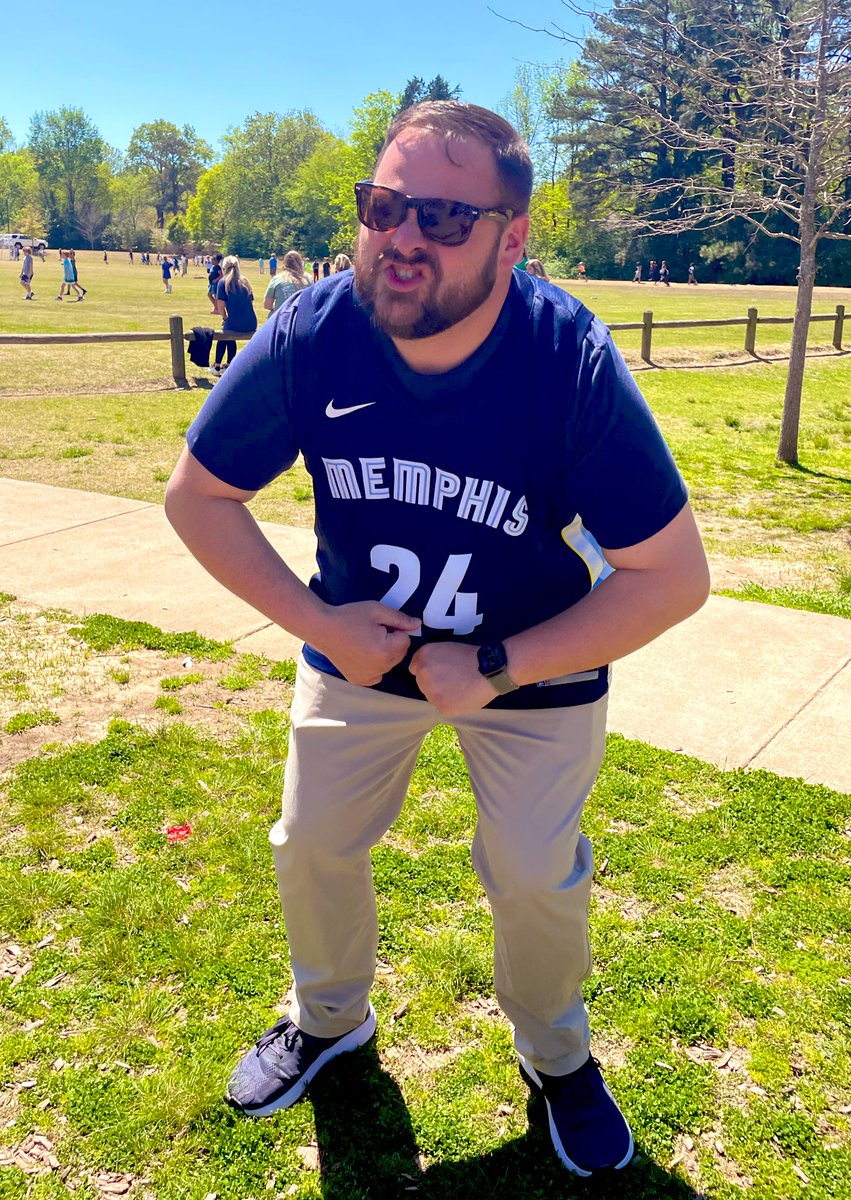 Riverdale’s own Mr. Brashier!  #BigMemphis <a href="/memgrizz/">Memphis Grizzlies</a> <a href="/WeAreRiverdale/">Riverdale Elementary</a> <a href="/gmsdk12/">Germantown MSD</a>