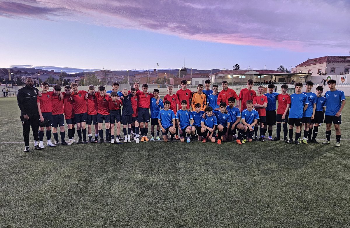 TuptonHallPE's tweet photo. FT! Tupton Y10 Boys B Team hang on to earn a well deserved 3-2 victory! Well done, boys! 💪 #THSBarca2023 https://t.co/2ewapaWrue