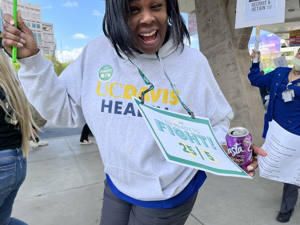 afscme3299's tweet photo. Spring is springing and @UofCalifornia workers are demanding $25/5%! Chancellors + CEOs got a raise, we should get one too! https://t.co/1DBmDMuYBR