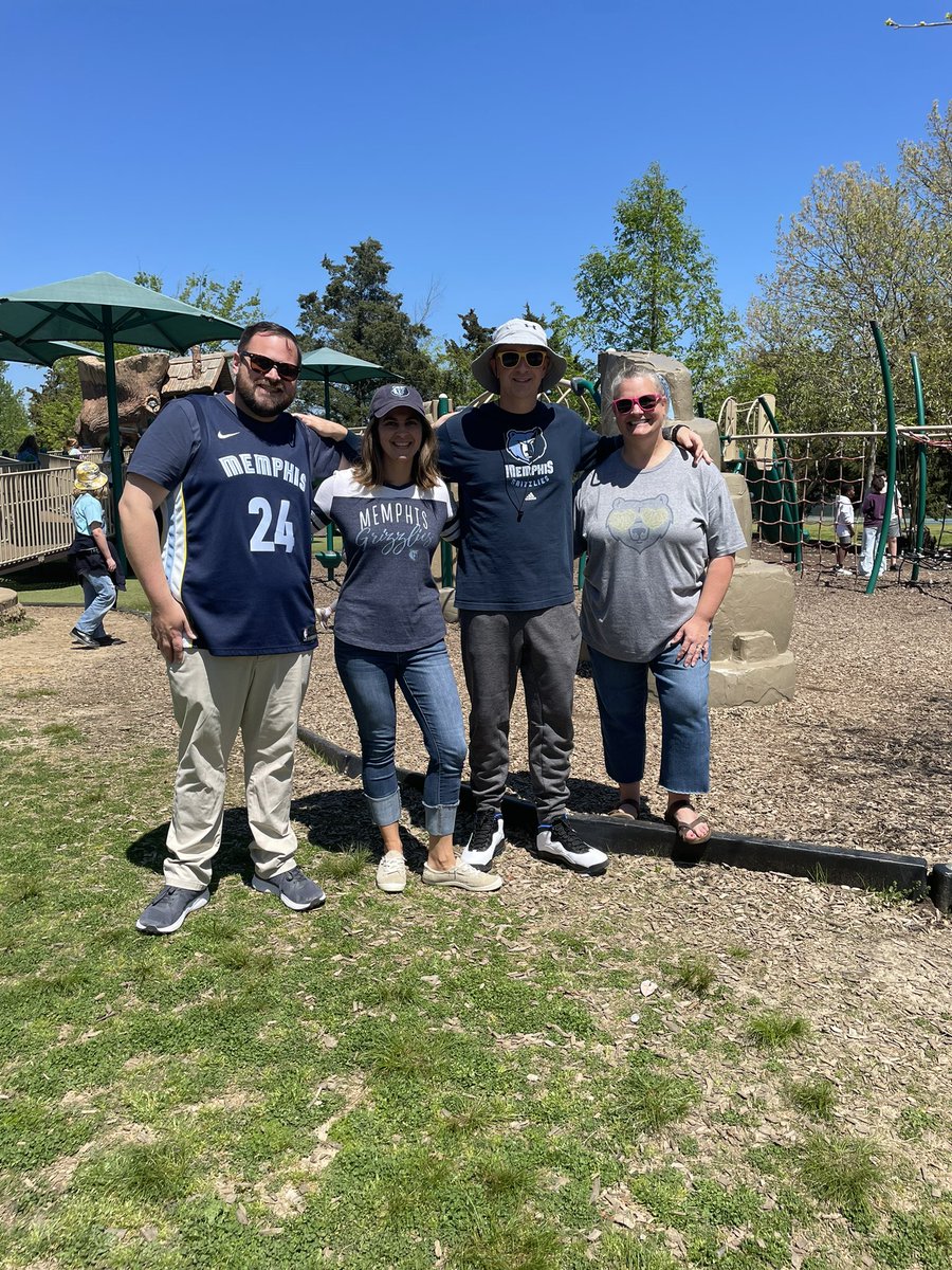 Riverdale has the best teachers and Grizz fans!  #BigMemphis <a href="/memgrizz/">Memphis Grizzlies</a> <a href="/WeAreRiverdale/">Riverdale Elementary</a> <a href="/gmsdk12/">Germantown MSD</a>