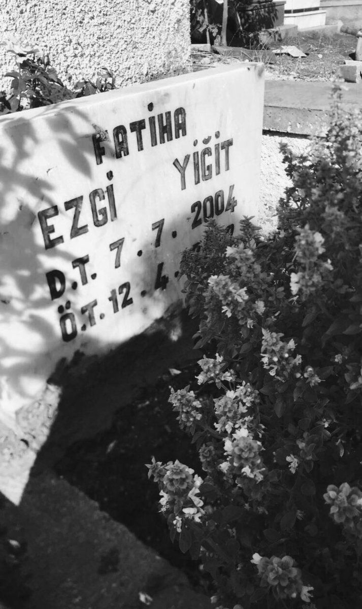 yattığın yer incitmesin güzelim..🖤
#ezgiiçinadalet