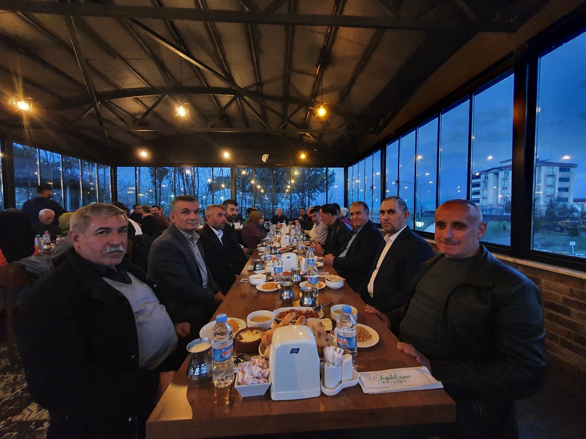 devabingol's tweet photo. İl Başkanımız Sayın Sinan Baylas, Partimizin  Aday Adayları, Merkez İlçe Baskanımız, İlçe Başkanlarımız, Merkez İlçe ve İl Yönetim Kurulu Üyelerimiz ile birlikte iftar programında bir araya geldiler. https://t.co/fYgqkJjosS