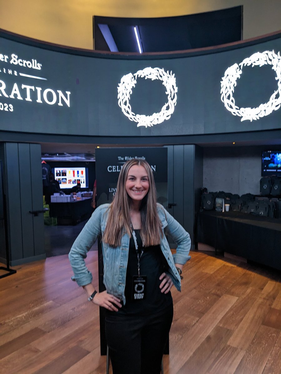Hi all! I'm the social media community manager for @TESOnline. 👋 If you're at the #ESOCelebration come say hi!