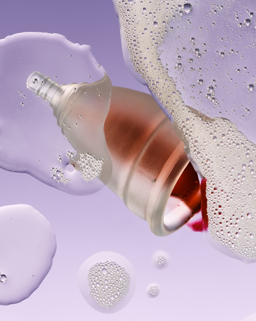 Cleanse your DIVA Cup and Disc with a gentle, oil-free soap or use our DIVA Wash 🧼 a plant-based cleanser naturally formulated to cleanse and protect the silicone of your reusable period care 🩸

Shop at shopdiva.com/collections/cl…