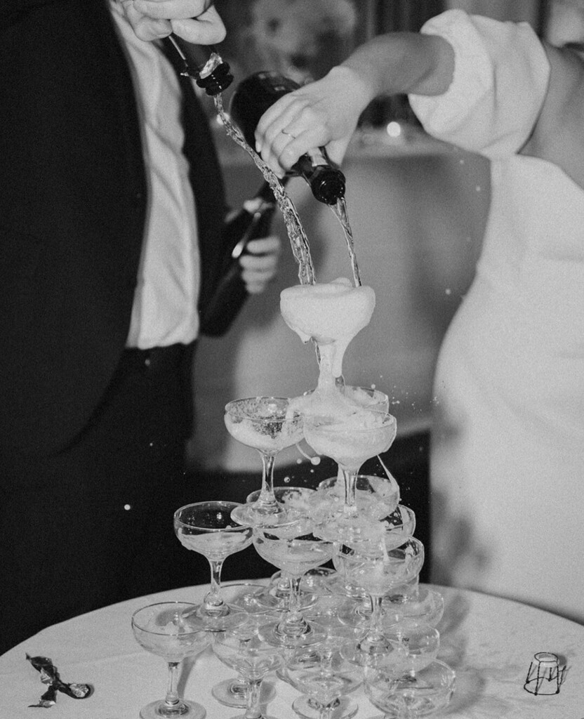 Who needs cake when you have a champagne tower?

📸 <a href="/bmitchphoto/">Brittany mitchell</a> 

#hotelsk #hotelskweddings #champagne #champagnetower instagr.am/p/Cq8jaHysvfK/