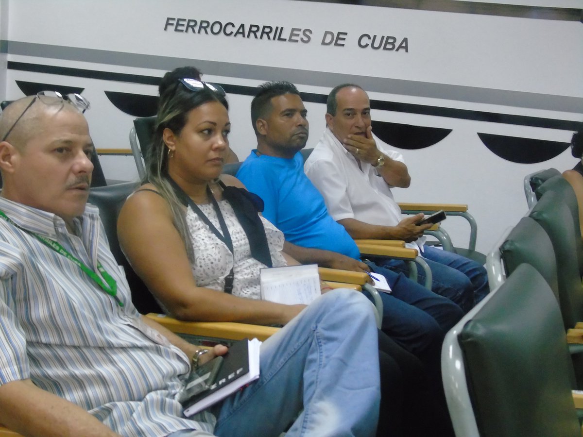 <a href="/ferrocarrilcuba/">Unión de Ferrocarriles de Cuba</a> 
✍️En desarrollo Taller de Confección, Habilitación y Creación del Grupo de Seguridad Interna” (GSI). Participan todas las Empresas Ferroviarias y UEBs de la OSDE UFC🚂🇨🇺🇨🇺🇨🇺
#ALaPatriaManosYCorazon  
#MejorEsPosible
#ferrocarril