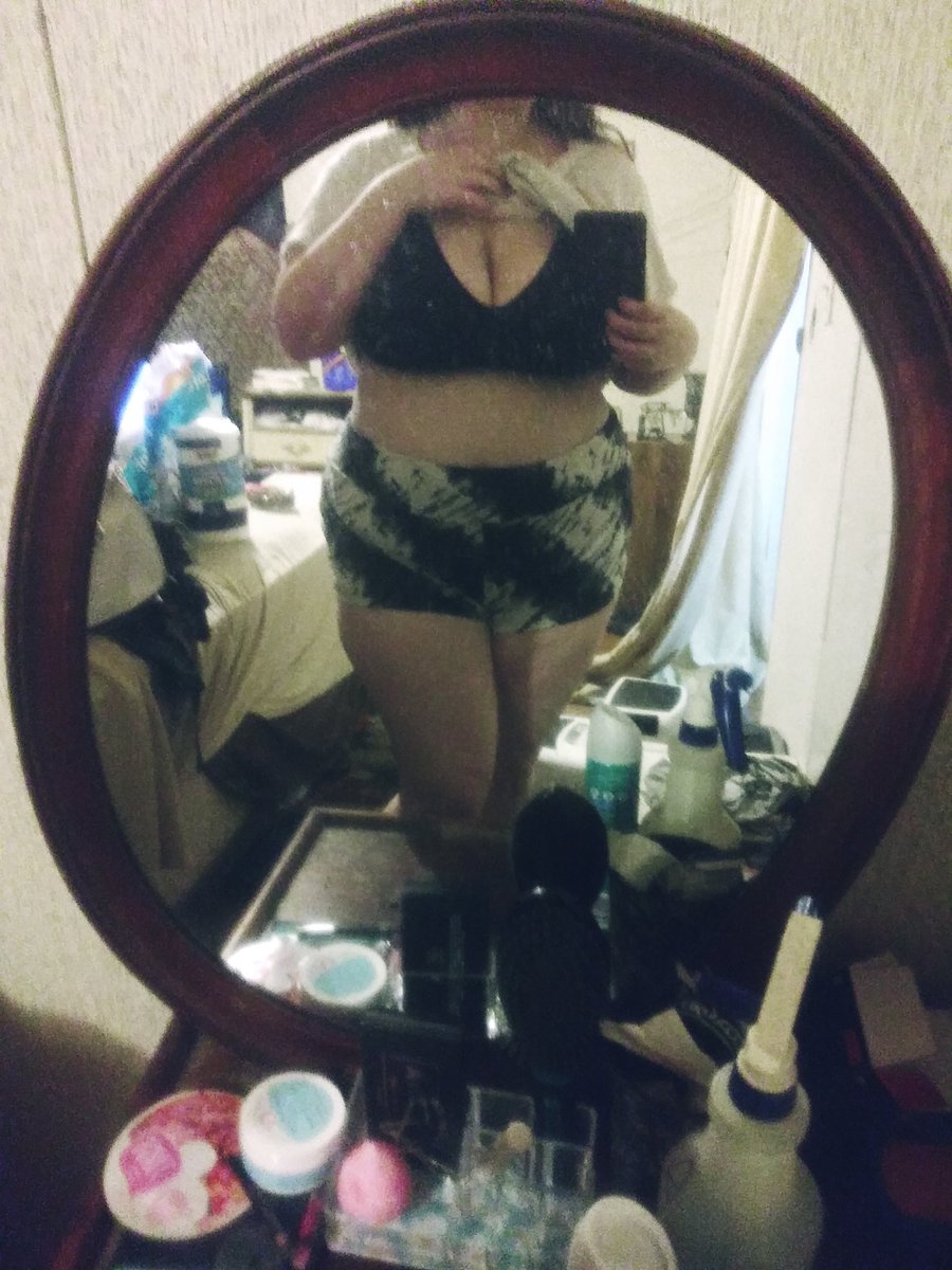 Small tease for being away😘
View my onlyfans for more😍
Cashapp; $BlackSails4

Findom