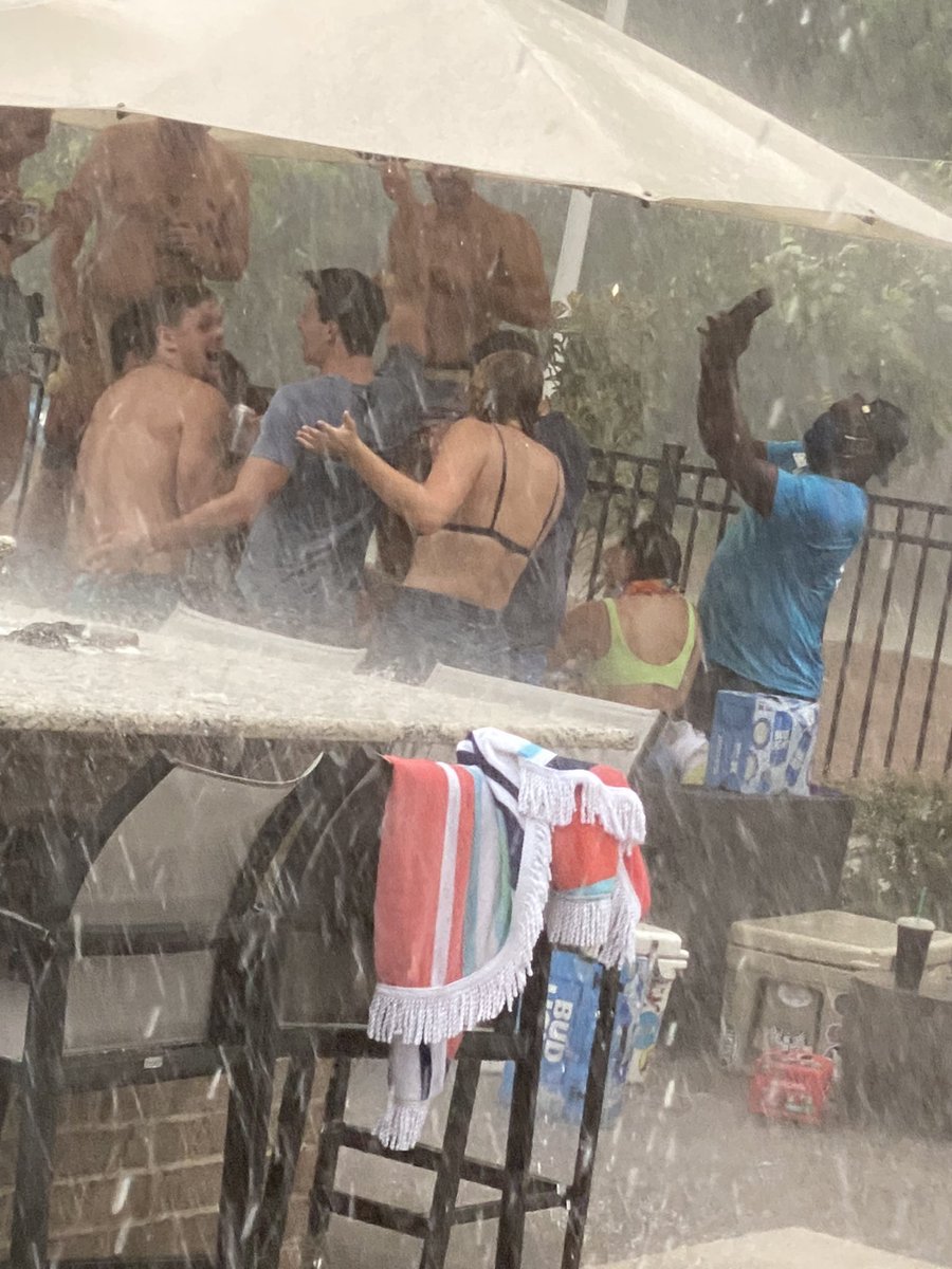 DenzelC01's tweet image. Today makes 2 Years with @ATT! Started the day with a great OPS review with our amazing leader @404girl 💪🏾 I’m extremely thankful for my journey and can’t wait to celebrate more‼️🎉 1 thing that hasn’t changed is my love for #FIBAHH  (1st event attended closing in 🌧️ Vs. now)