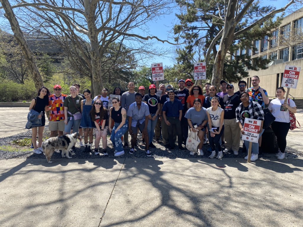 PDavidLopez's tweet image. The People’s Electric Law School students and faculty out in full force on the Newark line today in solidarity.  We R strong! 

 #WeROnStrike#Ruonstrike
