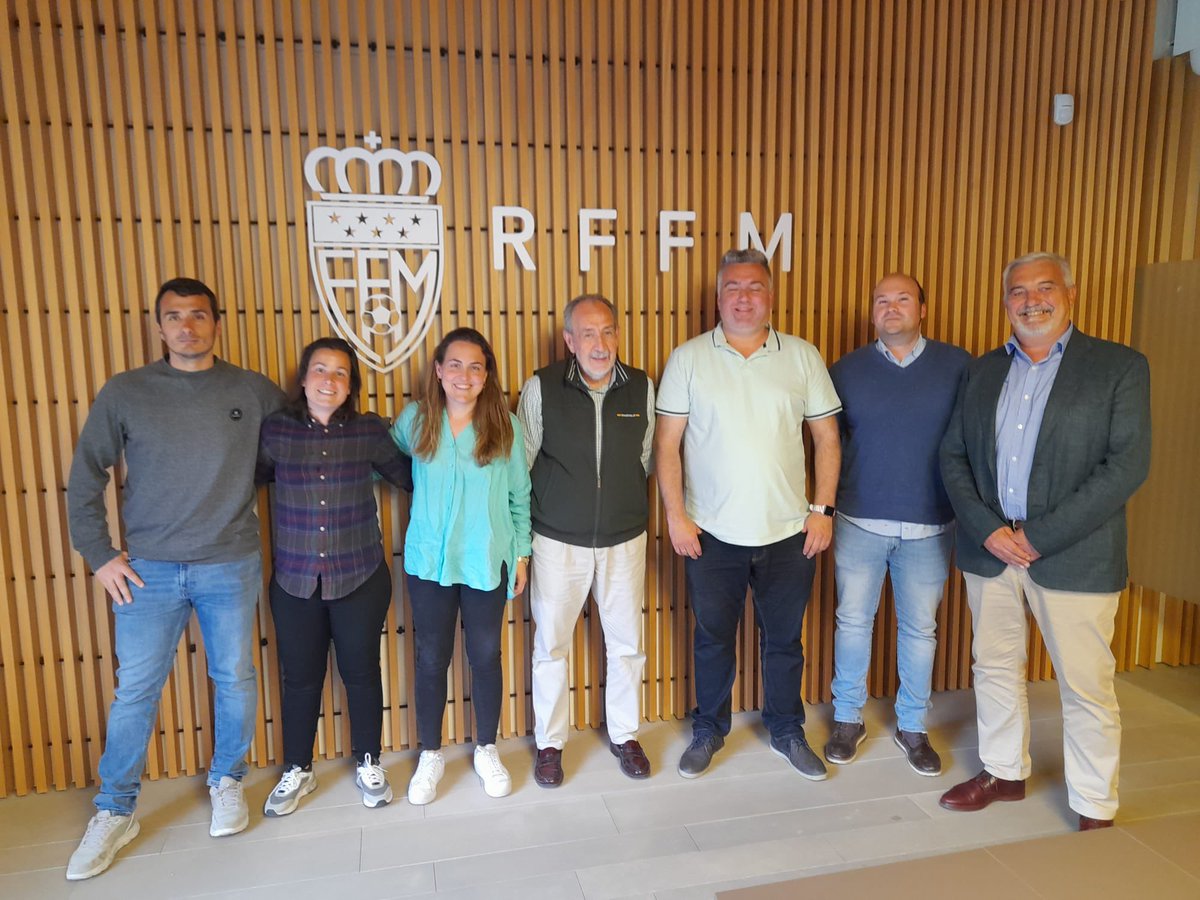 🚺 Reunión del Comité del Fútbol Femenino donde han estado presentes el presidente <a href="/PacoDiezRFFM/">Paco Díez</a> y la presidenta del comité del fútbol femenino de la <a href="/RFFM_oficial/">RFFM</a> <a href="/AnaRQuiros/">Ana Rodríguez Quirós</a> 🤝