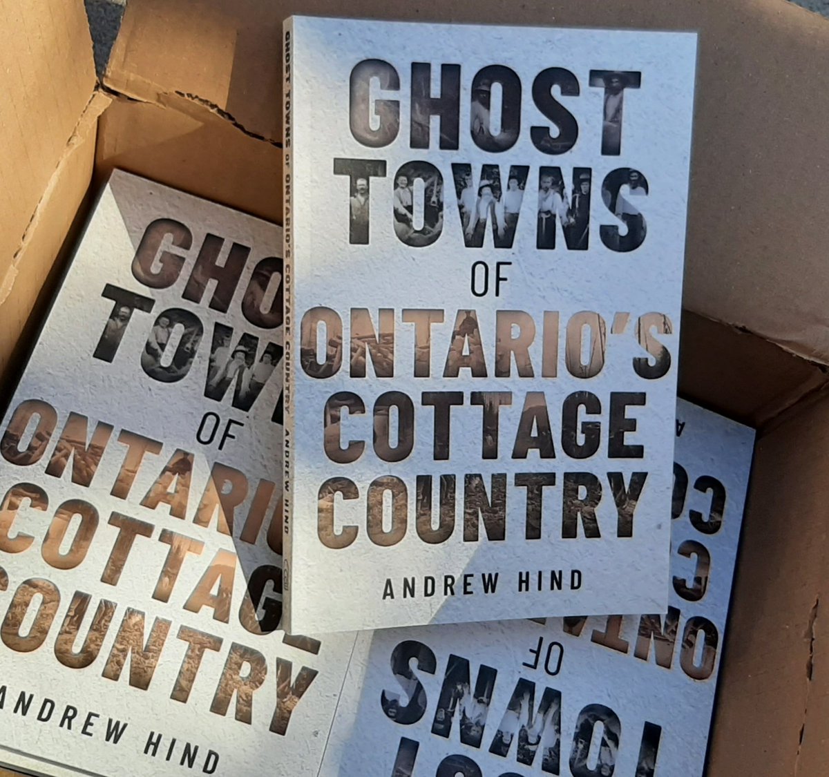Authors' copies of my latest book have arrived from @dundurnpress. Just a few short weeks before it can be found on store shelves!

#writerslife #WritingCommunity #ghosttowns #History #explorehistory #explorer