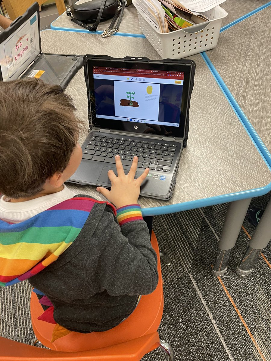 apsitwilson's tweet photo. Enjoyed working with @APSMAJ_Elem 2nd graders, using @BookCreatorApp to write and illustrate nonfiction stories about plant and animal life cycles @APSITMelissa @apsitnatasha https://t.co/IMmiYW269v