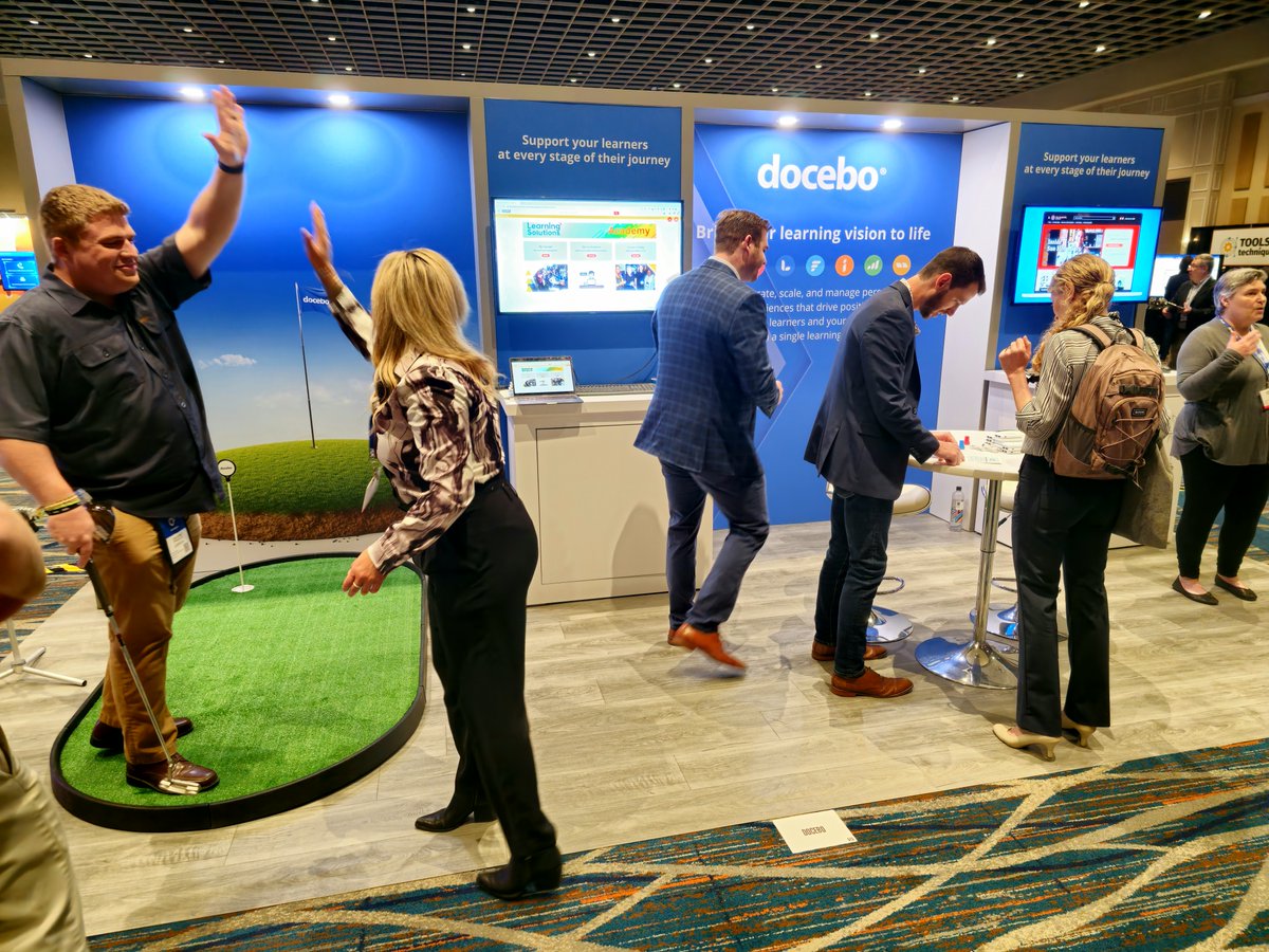 docebo's tweet image. Onsite at Learning Solutions in Orlando, Florida? Swing by booth #515 to try your hand at our putting green and say hi to our team!

#SharingWhatWorks #LSCon
