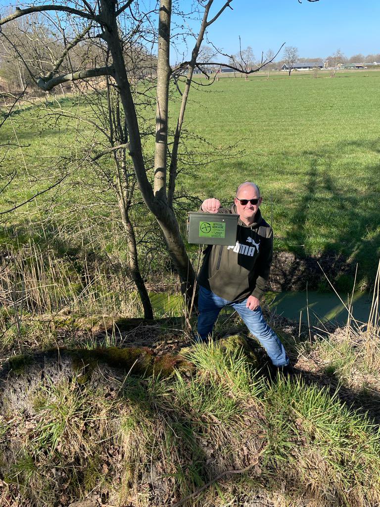 teamsnipensnap's tweet image. Wie heeft er een schatkaart nodig als je een smartphone hebt en kunt geocachen? Het enige wat ik nog mis is een papegaai op mijn schouder en een ooglapje om het helemaal compleet te maken!&quot; #geocachinggrappen #piratenleven #geocaching @geocaching