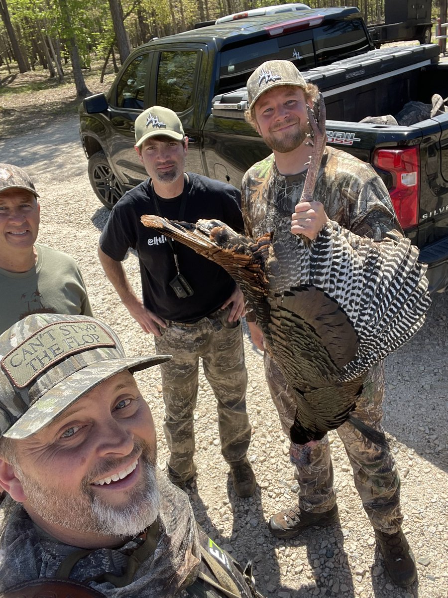 Fun morning in GA with some great long time friends! @DrakeLamb layed one down with @CulpepperJr I would share a pic of my gobbler with @DB_Realtree but I swung hard & had a clean miss at 30 steps!🤷‍♂️ I had talked too much trash on Phillip and it bit me😂 #cantstoptheflop