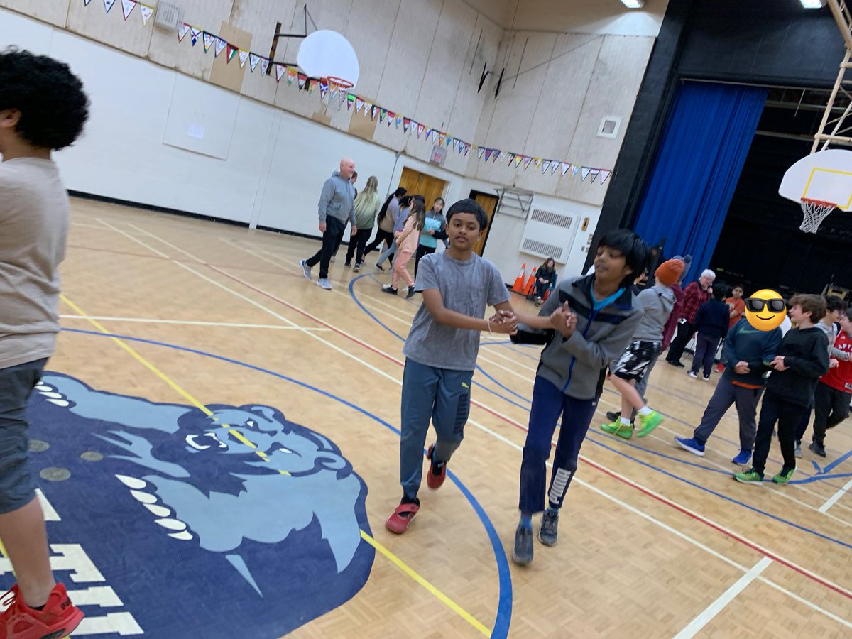 kngallan's tweet image. Our first square dancing practice today! 💃 @RockyElementary #squaredancing #findyourpartner