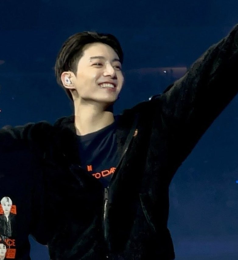 JK_CrSpot's tweet photo. we love you jungkook 🫶 https://t.co/UK5rTcMrUp