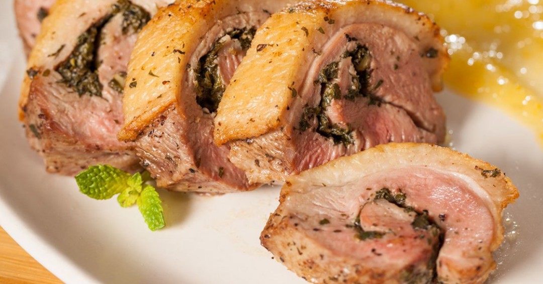 Beautiful pan-seared then roasted Duck Breast is presented with a fantastic Champagne Pear Sauce in the #ExploreDuckandWine recipe. 🍾🦆 Find our recipe here bit.ly/3zkldfm