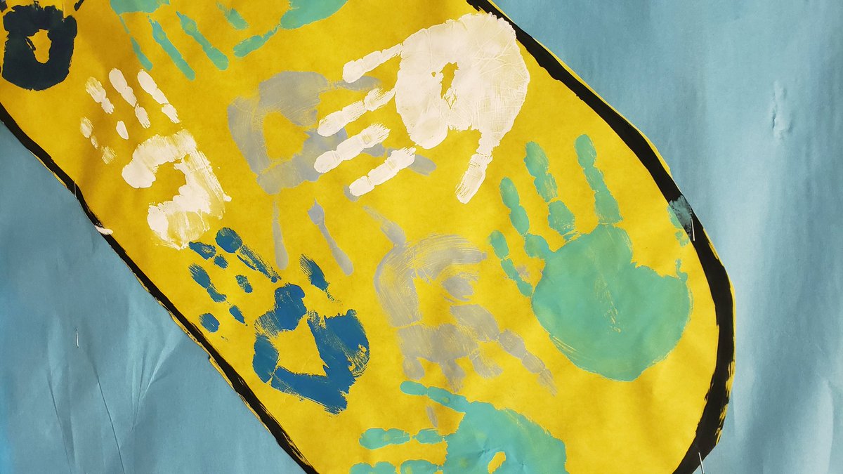 Library_PVMS's tweet image. Celebrating #schoollibrarymonth with a commitment to be kind! All @PViewSPS Ss read Each Kindness @jackiewoodson and saw the impact of one kind word @officialSPS #onedistrictoneread 
#spslib