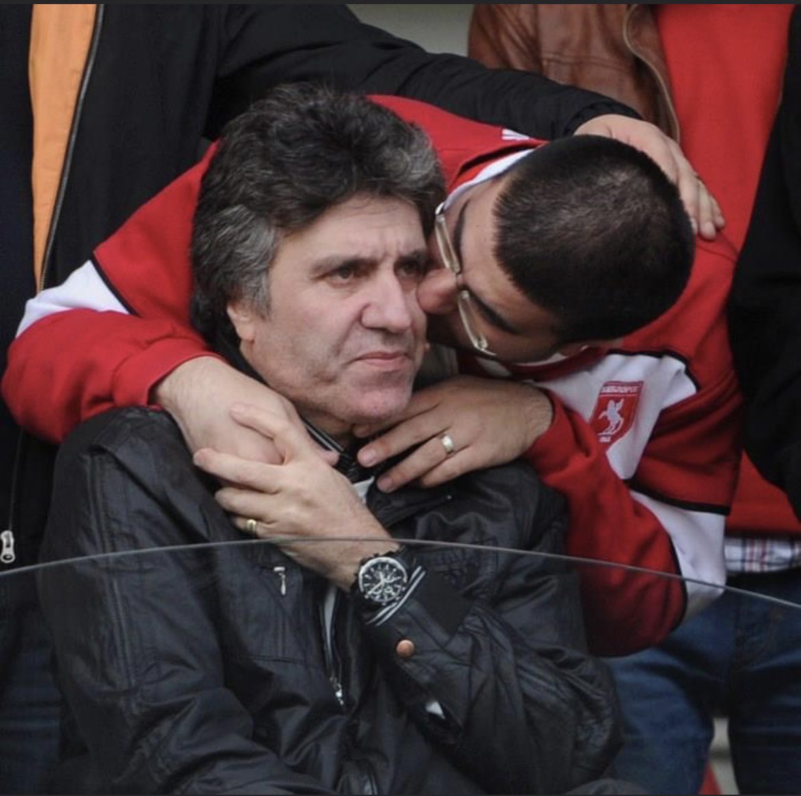55kar6's tweet photo. Bu akşam muhtemelen böyle kutlar, ramazandan sonraya bi plan yapardık. Çıktık ya baba derdim, yeter daa a*k derdin. Senelerce beraber hayalini kurduk, sensiz sevinmek zoruma gidiyor ama çok şükür! https://t.co/51BVDL306N