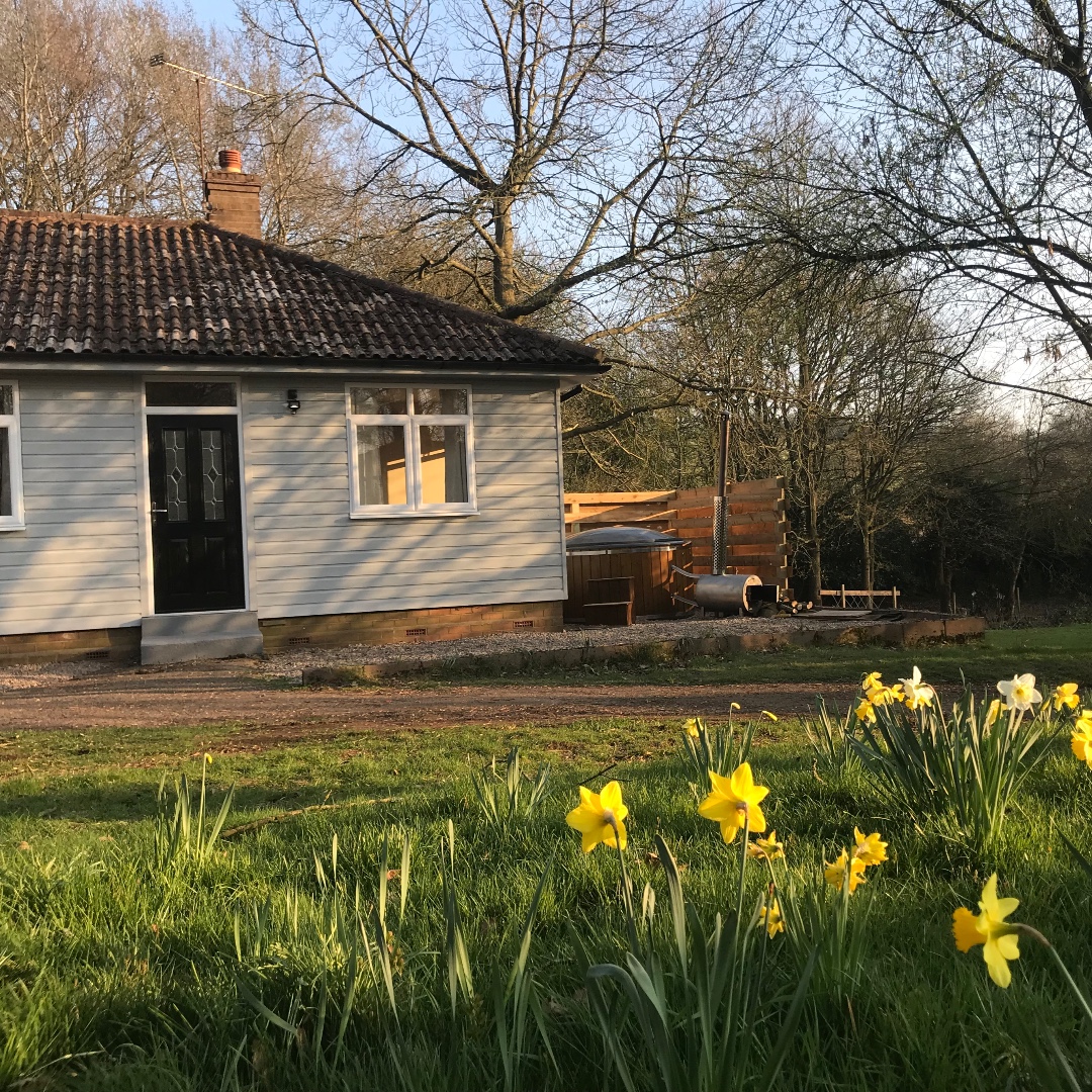 Cosy cottages, wood-fired hot tubs and plenty of fresh air. 

boundlessevents.co.uk/index.php/acco…

#VisitWorcestershire #Staycation #FamilyTime