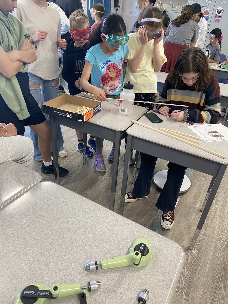 Designing and building our cooking structures avec nos amis! <a href="/mmevanderwater/">Mme. Vanderwater</a> <a href="/ddwhdsb/">Dr. David R. Williams Public School</a>