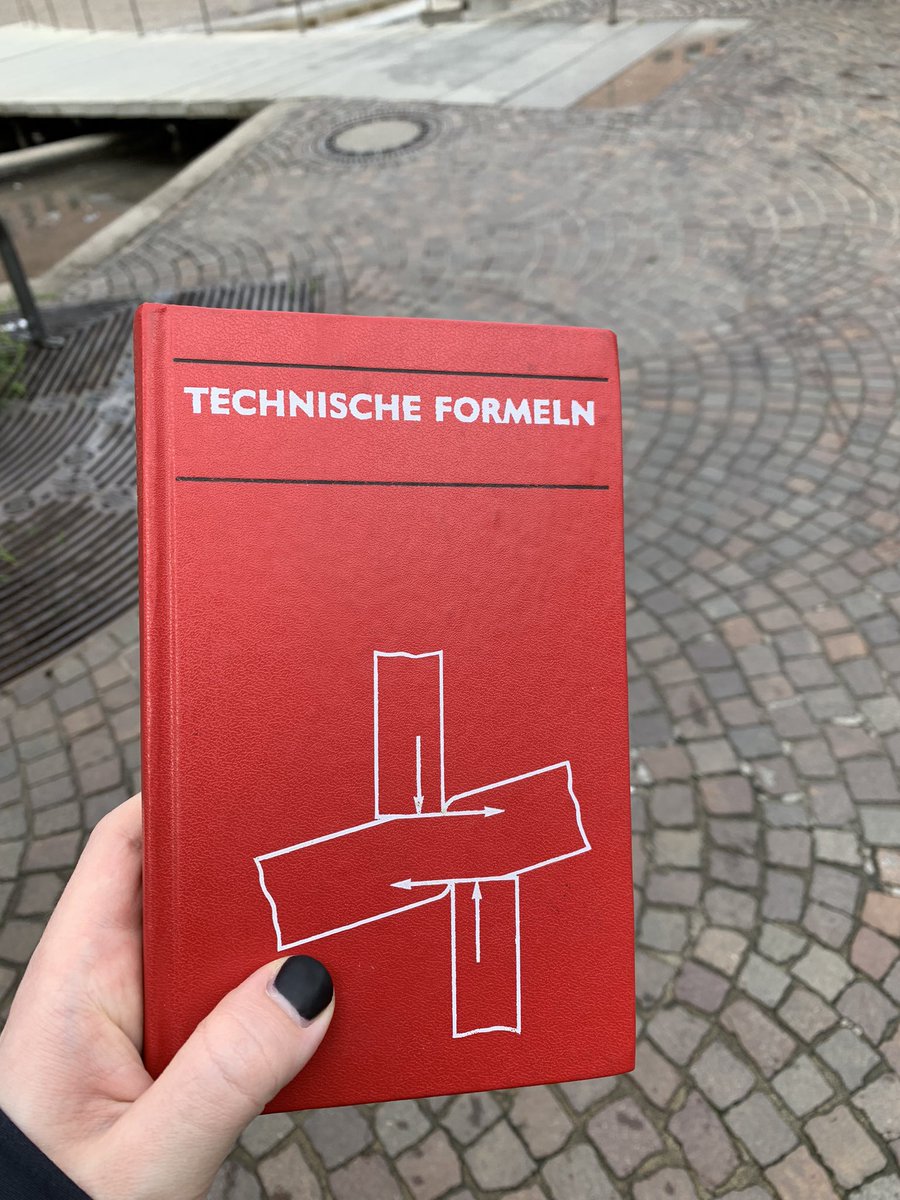 kunstmord1's tweet photo. And found this in a second-hand bookstore on the way to dinner, an absolute steal of a book at 2(!!!) €
Reference book for everything from integrals to thermodynamics to static loads to circuits to optics https://t.co/V925IEmELk