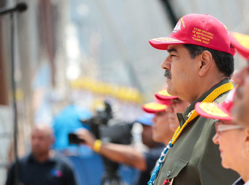 luchaalmada's tweet photo. #Ahora Pdte. @NicolasMaduro: La forja de los valores del patriotismo, de la honestidad, del amor profundo a las raíces nacionales es lo que distingue a nuestro Buque Simón Bolívar en el mundo

#12Abr
#TibisayGuerreraDeLuz https://t.co/XntLEAX0Ui