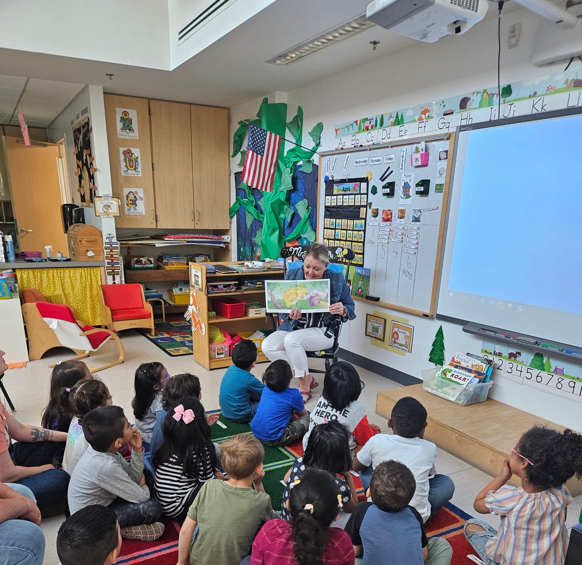 Our guest reader Mrs. Craighill shared a great story for Week of the Young Child <a href="/CESMiniCougars/">Cougar Elementary</a>  #connect