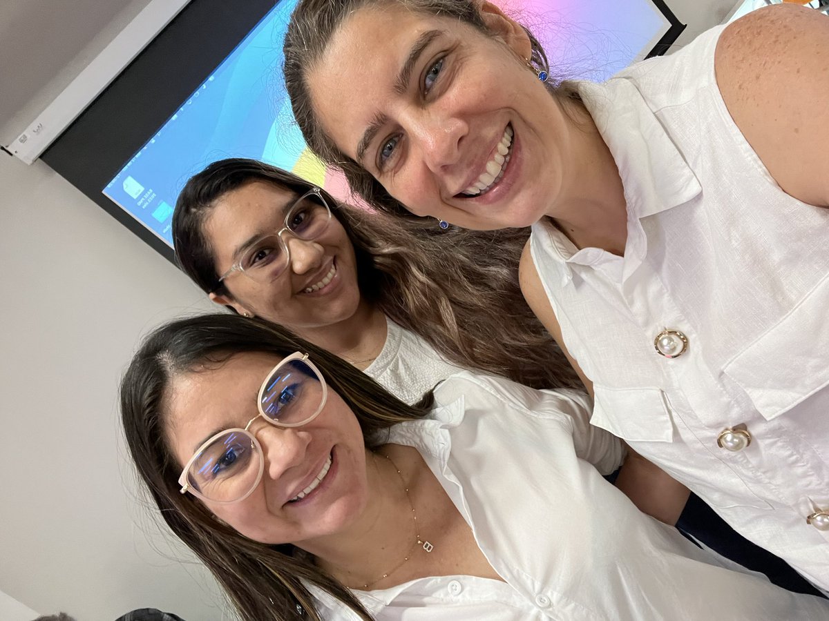 LabradorKarem's tweet photo. #DatosPoderosos para tener los mejores #ProgramasDeGobierno #EscuelaDeGobernantes hoy desde el #Atlántico @colombia_lider @SegurosBolivar @Davivienda @SaldarriagaConc @FundacionKonrad https://t.co/andiaTo1UO