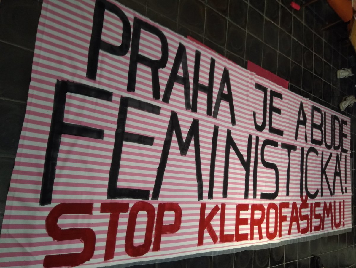 Banner na sobotní ⚡️demo proti #PochodProŽivot⚡️ je hotov. A co vy? Už jste pozvali*y na událost (nolog.link/s/bPS5So) své kámoše*ky? Ne? Tak šup šup!

A v sobotu se ve 14:00 vidíme před Rudolfinem!

Praha je feministická!✊

#ProChoice #fckHpŽ #PrahaJeFeministická #praha1504