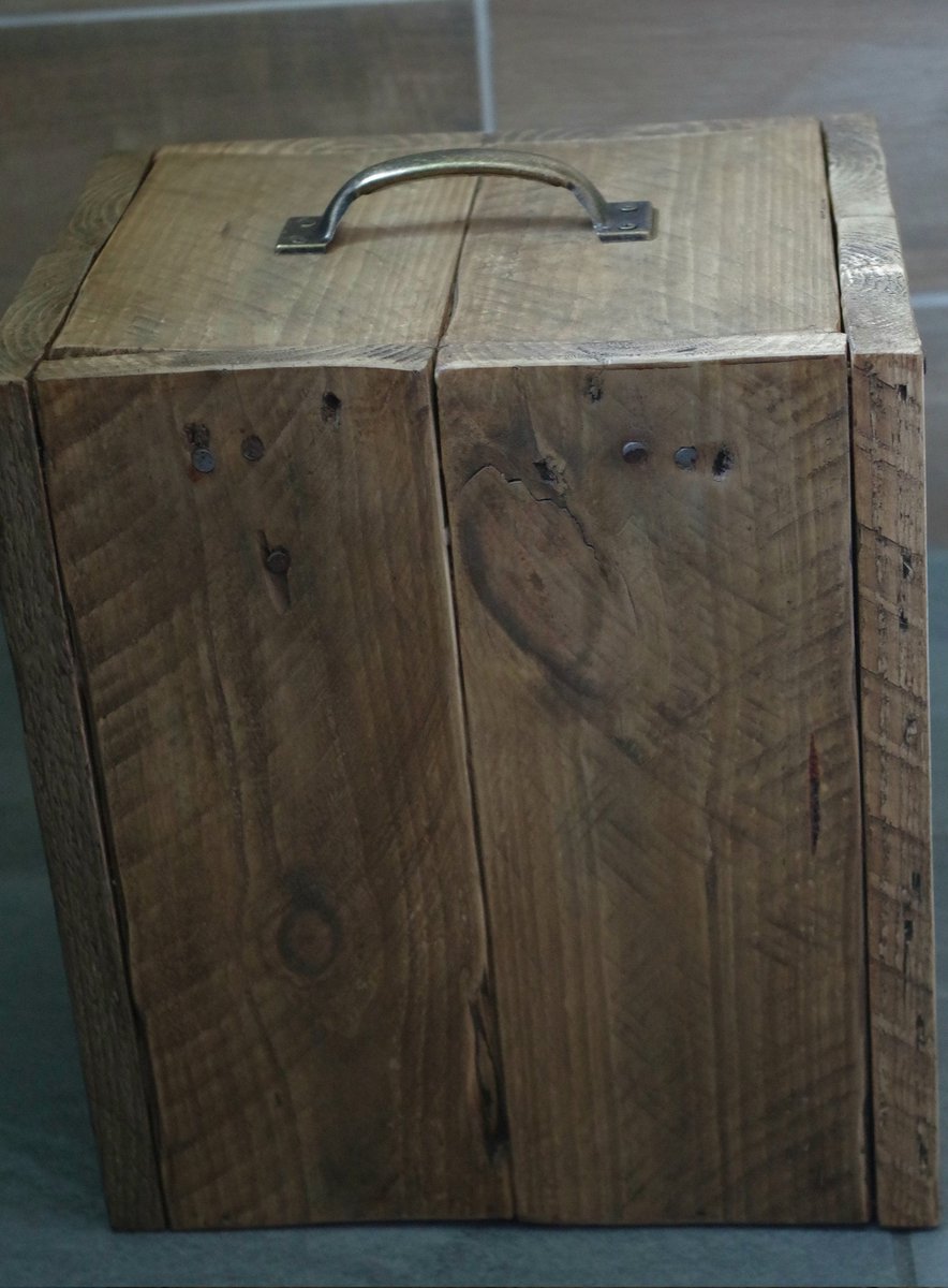 Original4UU's tweet photo. Check out this item in my Etsy shop https://t.co/sUkR00L9sj #woodenbin #rusticbin #handmadebin #recycledwood #cottage #holidayaccommodation #farmhousebin #rusticoffice #foreststyle #rusticbathroom #bathroombin https://t.co/3syN5HcEMX