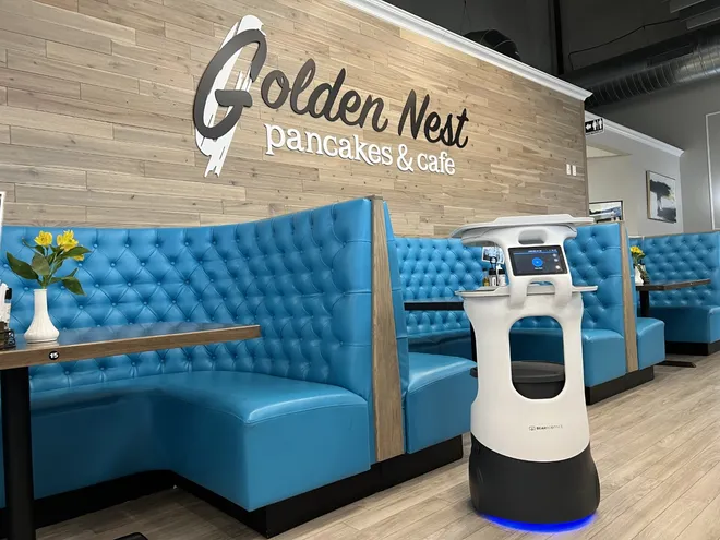 bearrobotics's tweet photo. Check out our amazing customer of the week, Golden Nest Pancake &amp; Cafe! 🐣 If you're in Wauwatosa, Wisconsin, be sure to stop by Golden Nest and experience Servi!

#innovation #robotics #ServiServes #ServiPlus #hospitality #restaurante #senior #seniorcare https://t.co/3y0uPTKyHR
